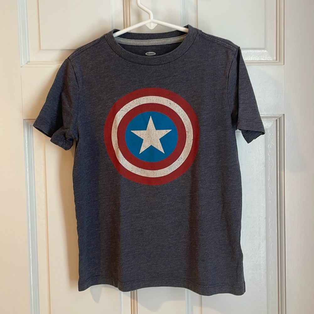 Boys Captain America TShirt - size S